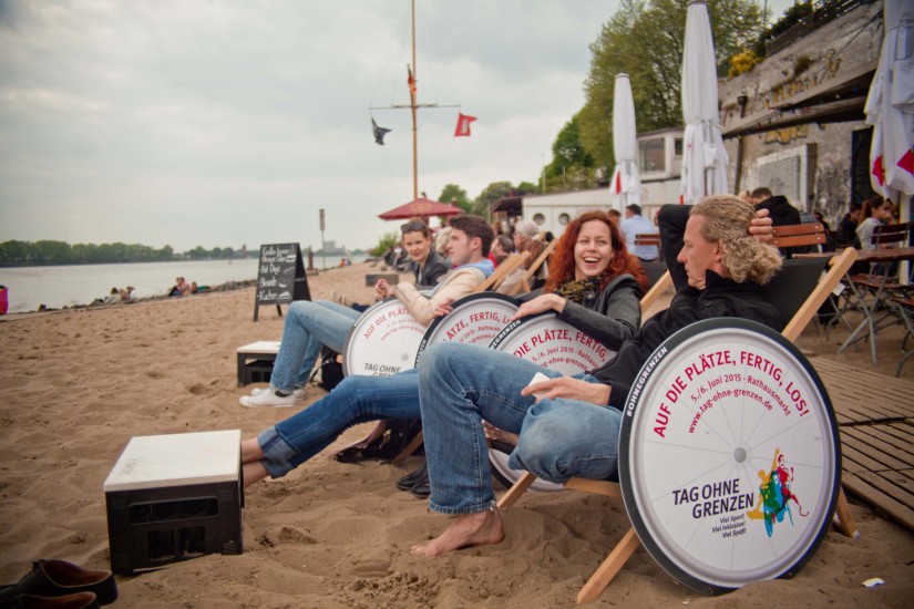 Am Strand an der Elbe